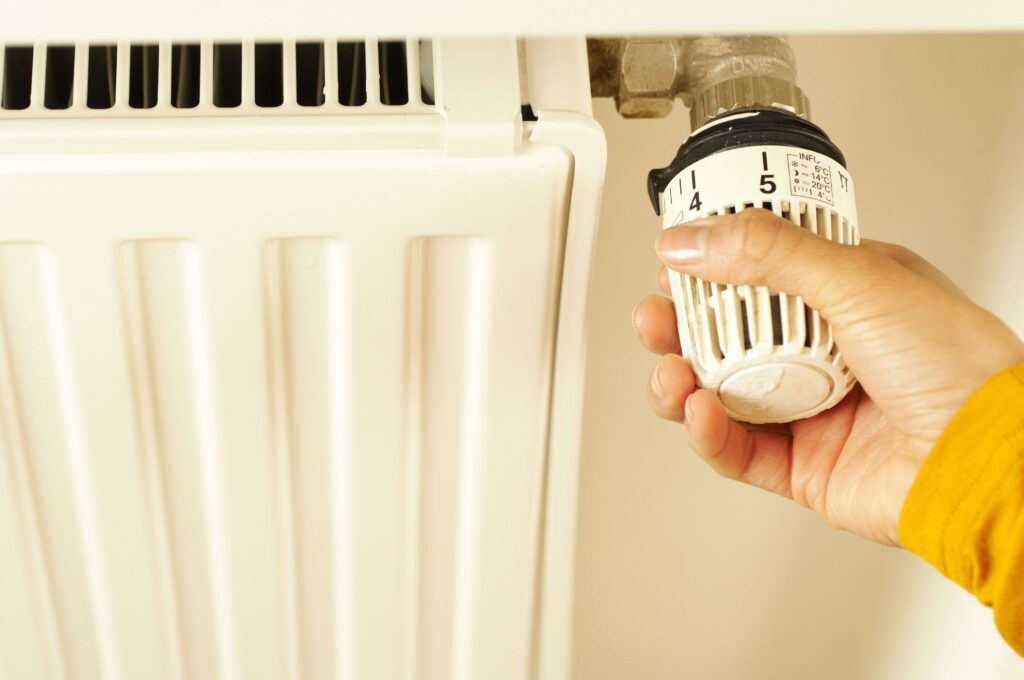 how to save money on heating bills